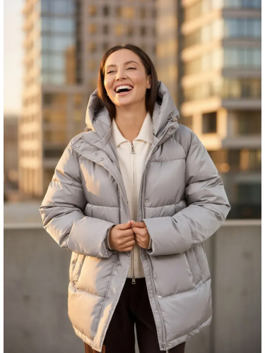 Светло-серая утепленная куртка с капюшоном удлиненная OffCold фото 4